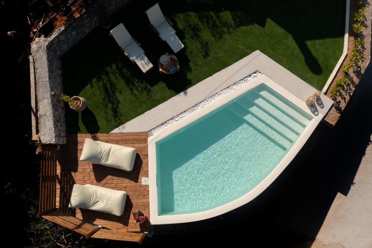 Koukoutsa House With Swimming Pool Corfu Sokraki Case de vacanță *